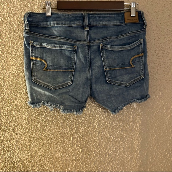 American Eagle Outfitters Next Level Stretch X Distressed Jean Shorts Size 12 - Picture 2 of 10